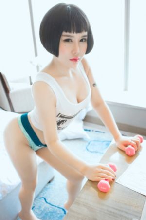 粉嫩美女精选一区二区_720HD在线观看